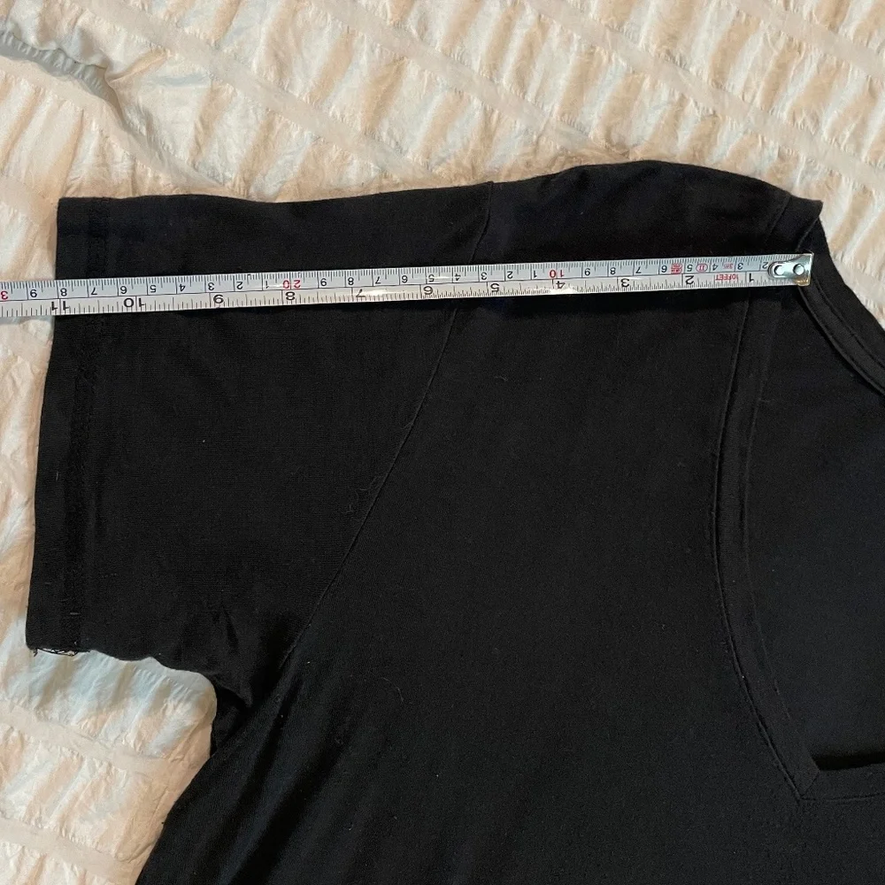 🌟(2 for $36) Abercrombie & Fitch V-Neck Tees | Soft A&F Drapey T-Shirt | Size M - Picture 9 of 13